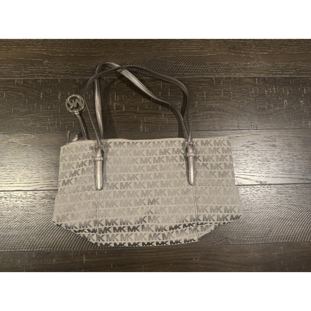 Michael Kors Charlotte Large Women's Tote Handbag - Pearl Grey
